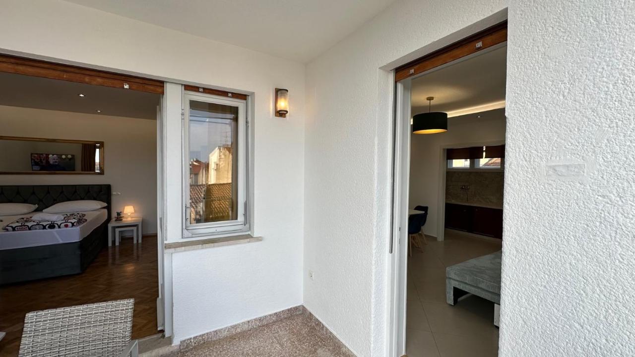 Iris Oasis Apartment Split Exterior photo